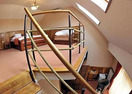 Trojka Hotel Es Panzio Szolnok Room photo